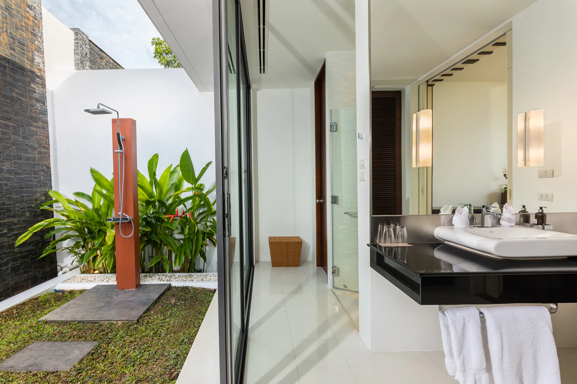 5 BEDROOM VILLA FOR SALE KAMALA, PHUKET - Kamala, Phuket, Thailand