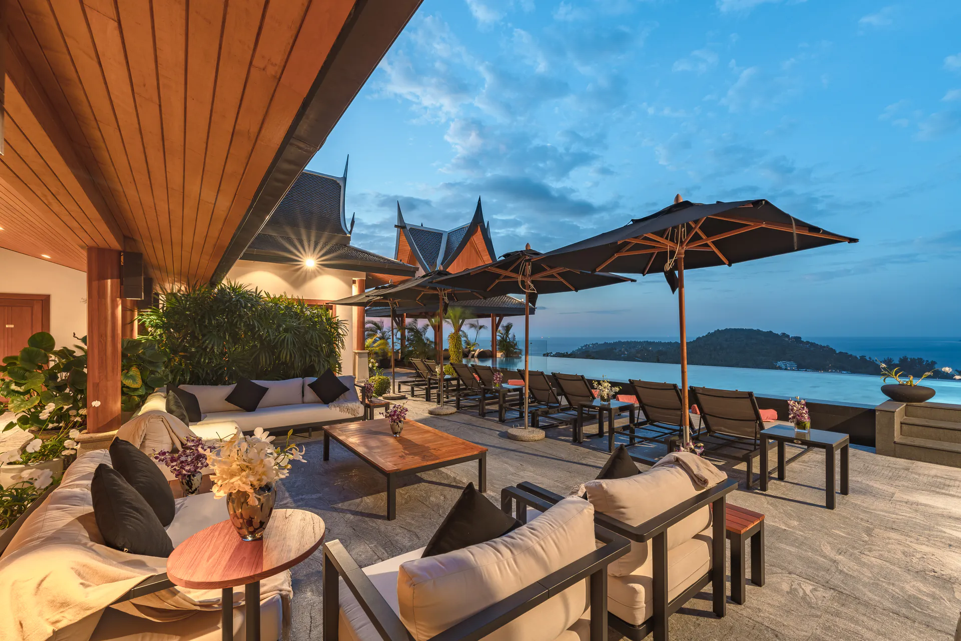 OUTSTANDING 10-BEDROOM POOL VILLA - Surin, Phuket, Thailand