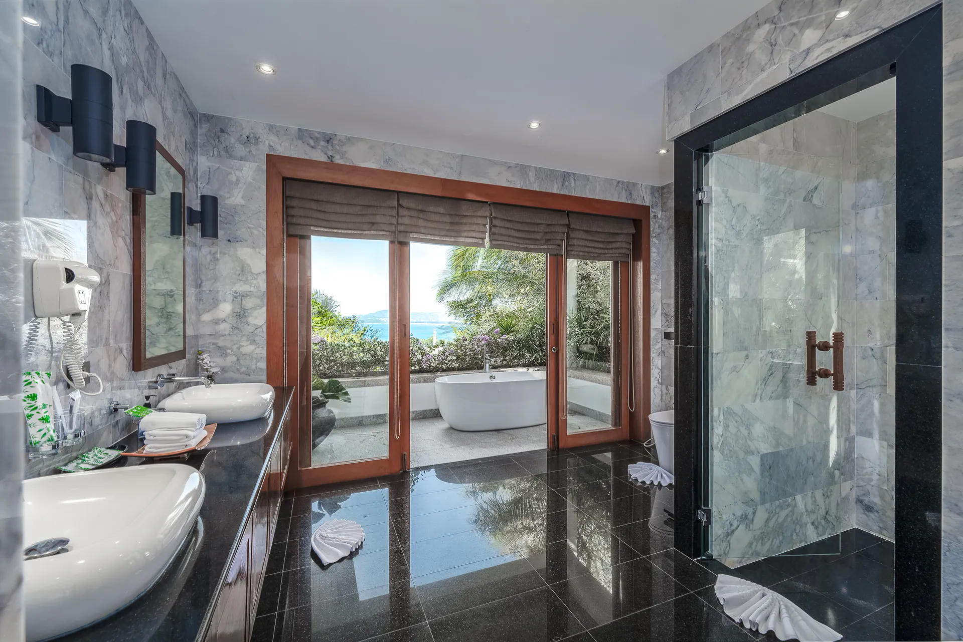 OUTSTANDING 10-BEDROOM POOL VILLA - Surin, Phuket, Thailand