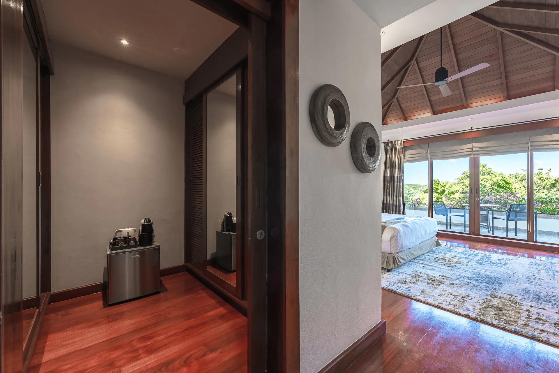 OUTSTANDING 10-BEDROOM POOL VILLA - Surin, Phuket, Thailand