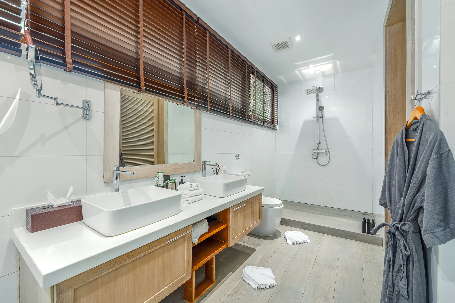 OUTSTANDING 10-BEDROOM POOL VILLA - Surin, Phuket, Thailand