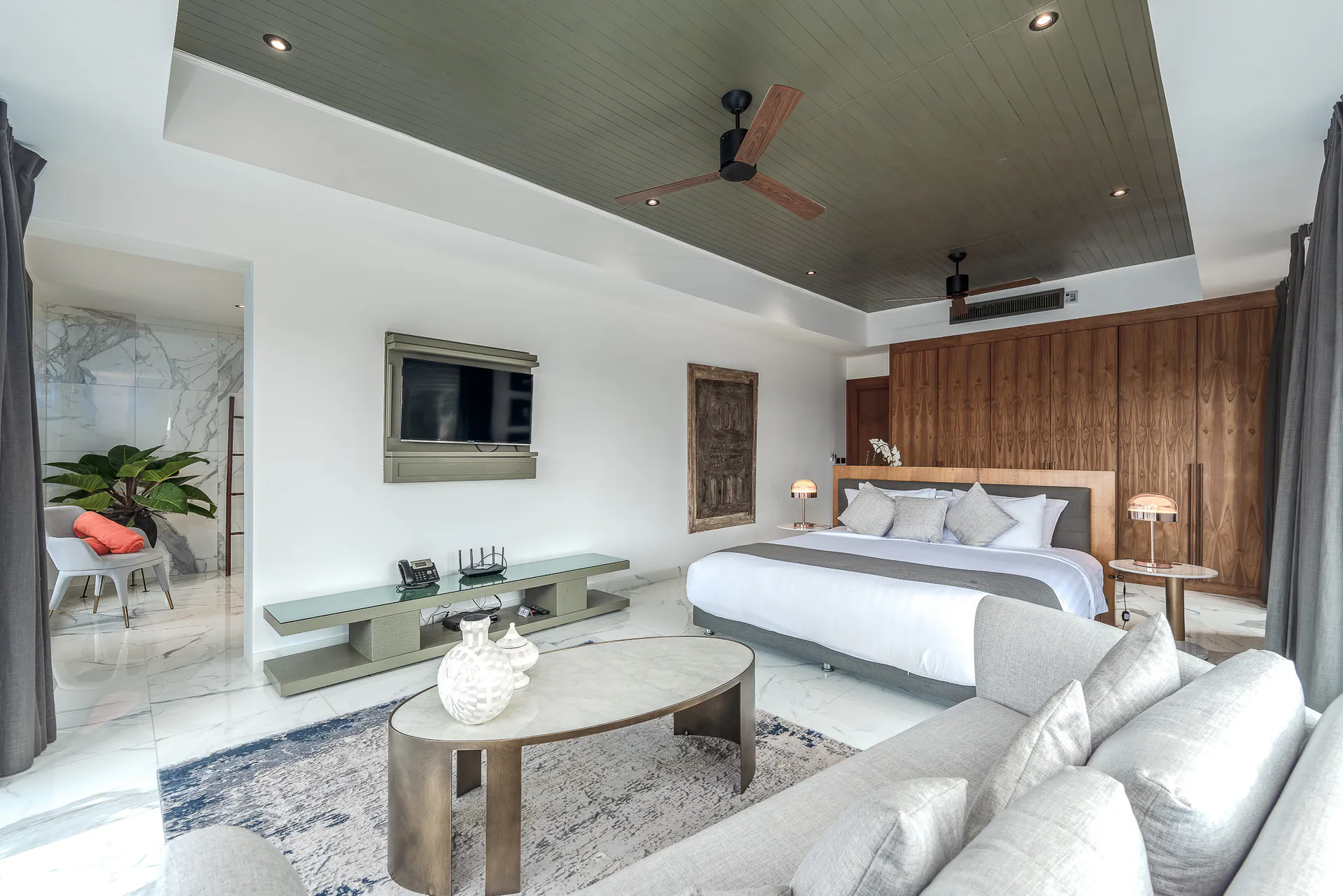 OUTSTANDING 10-BEDROOM POOL VILLA - Surin, Phuket, Thailand