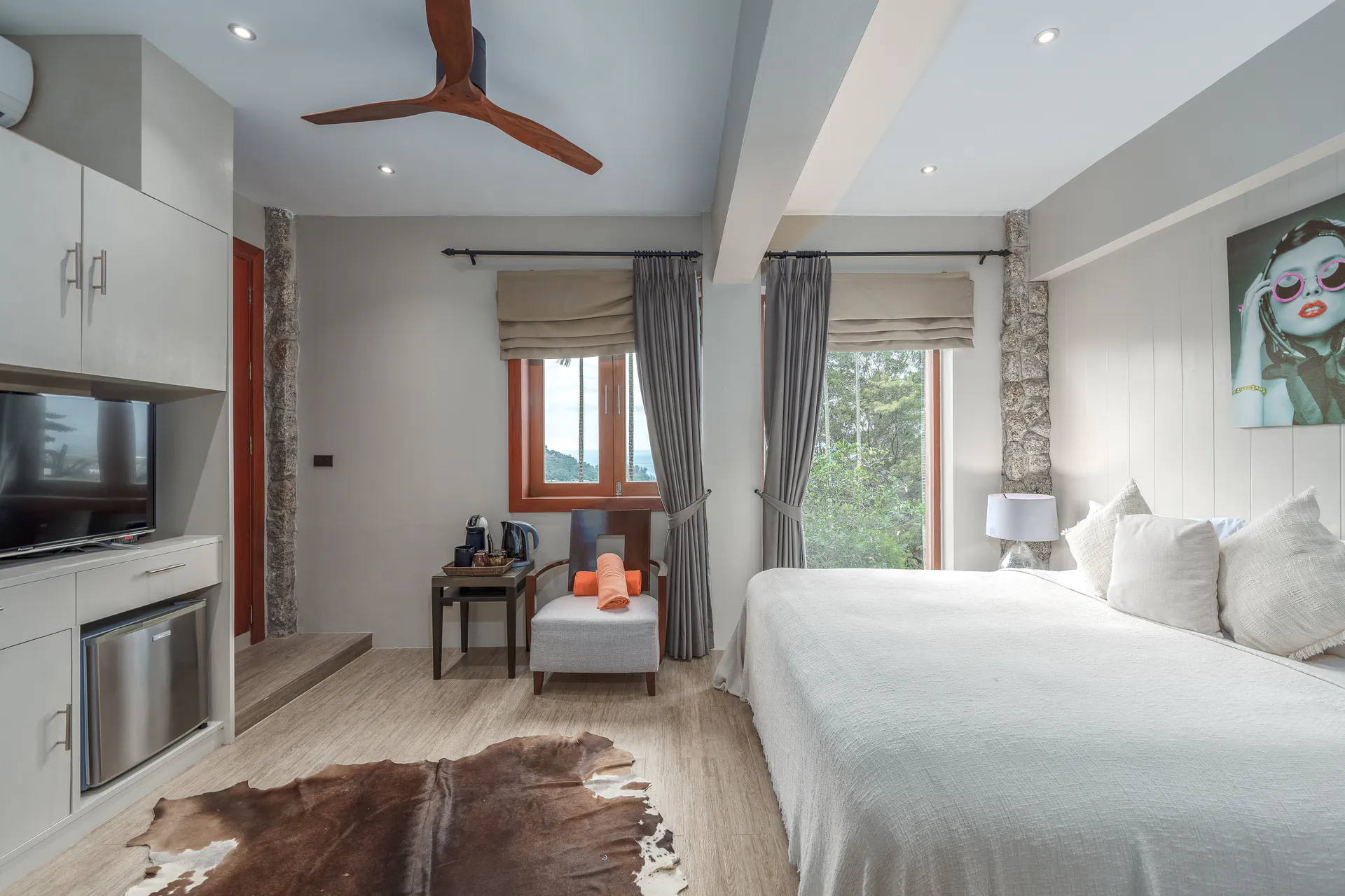 OUTSTANDING 10-BEDROOM POOL VILLA - Surin, Phuket, Thailand