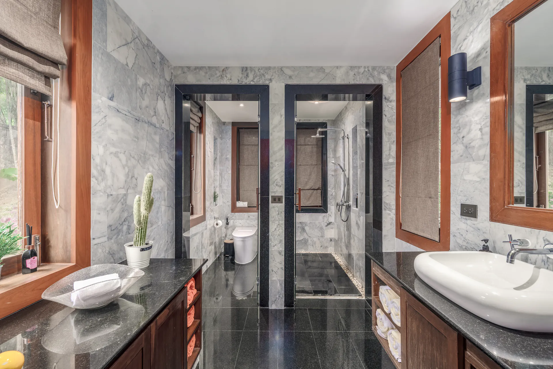 OUTSTANDING 10-BEDROOM POOL VILLA - Surin, Phuket, Thailand