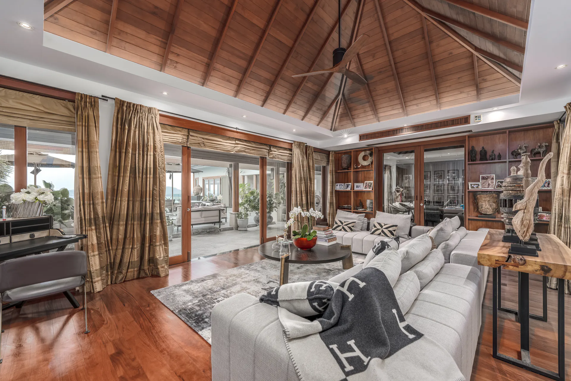 OUTSTANDING 10-BEDROOM POOL VILLA - Surin, Phuket, Thailand