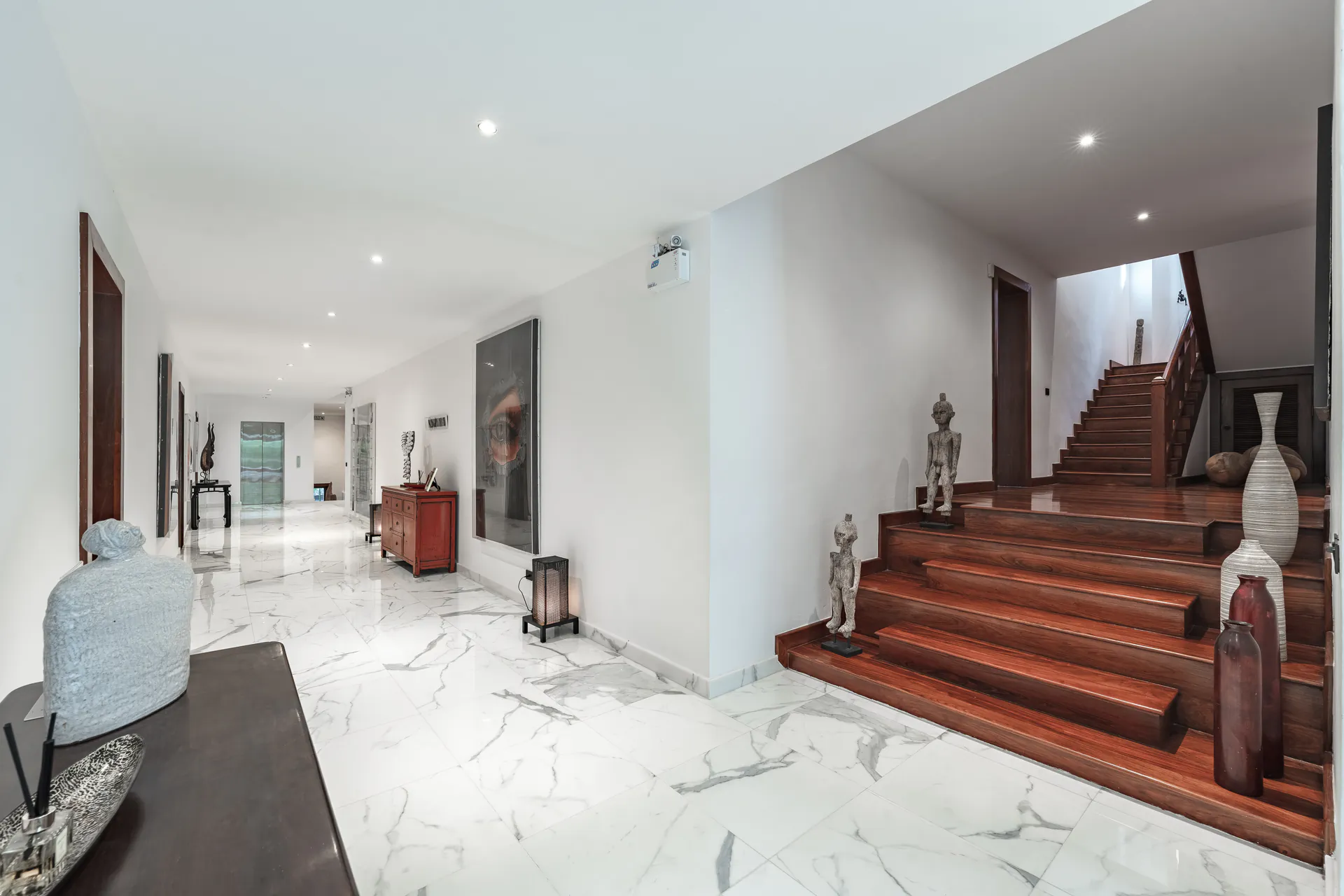 OUTSTANDING 10-BEDROOM POOL VILLA - Surin, Phuket, Thailand