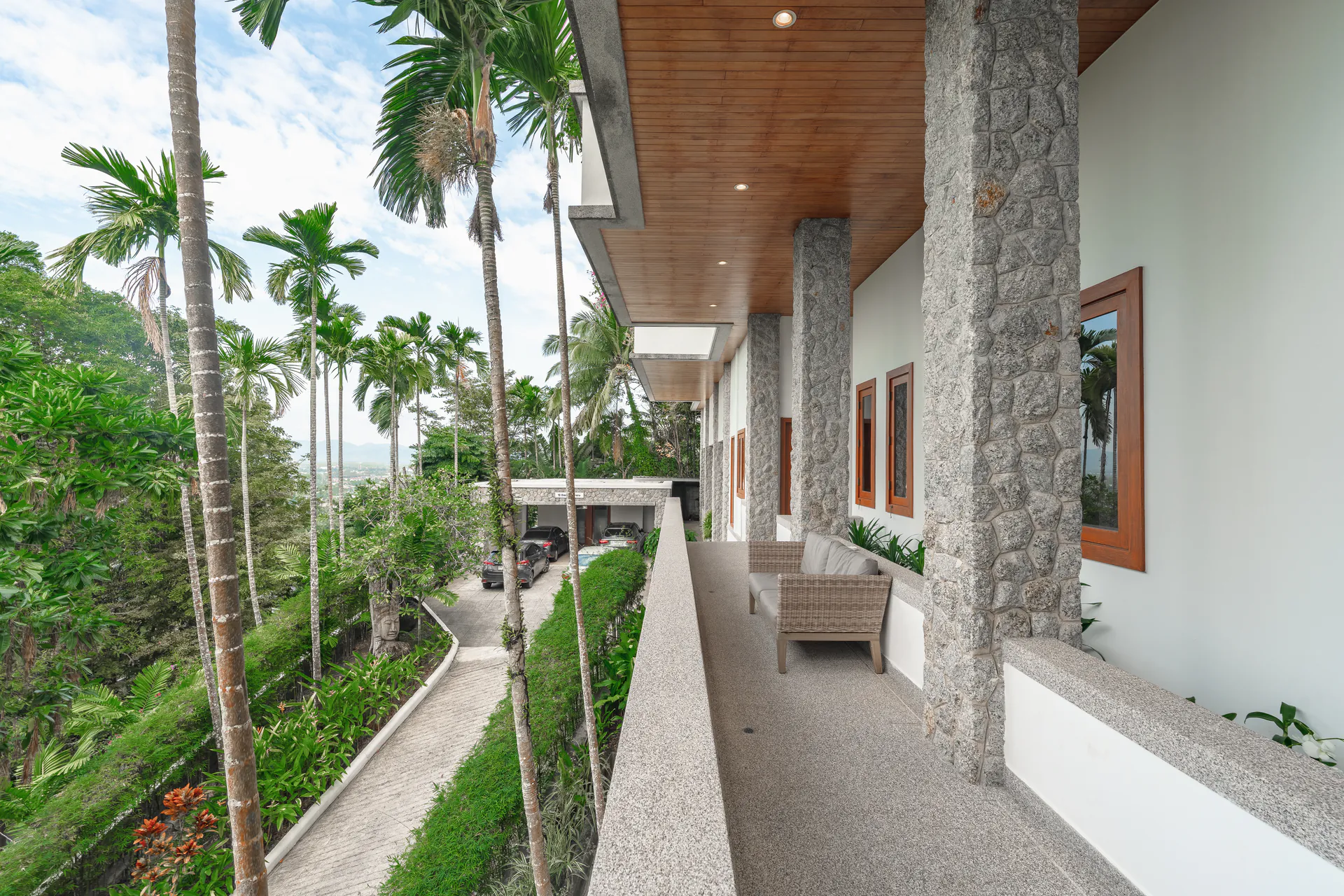 OUTSTANDING 10-BEDROOM POOL VILLA - Surin, Phuket, Thailand