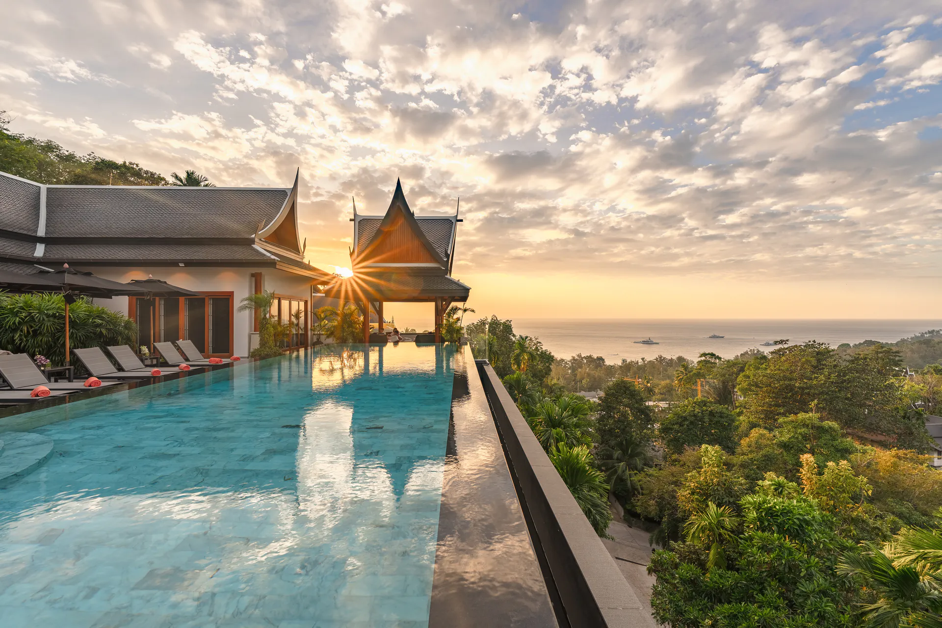 OUTSTANDING 10-BEDROOM POOL VILLA - Surin, Phuket, Thailand