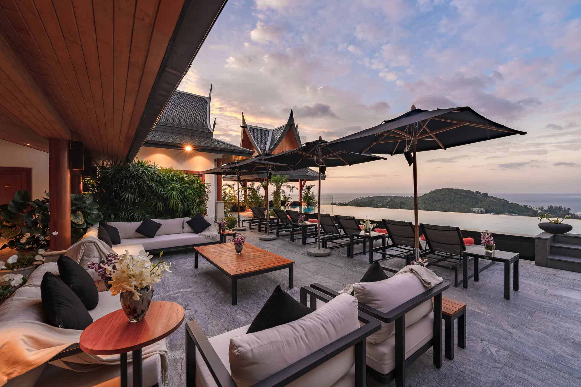 OUTSTANDING 10-BEDROOM POOL VILLA - Surin, Phuket, Thailand
