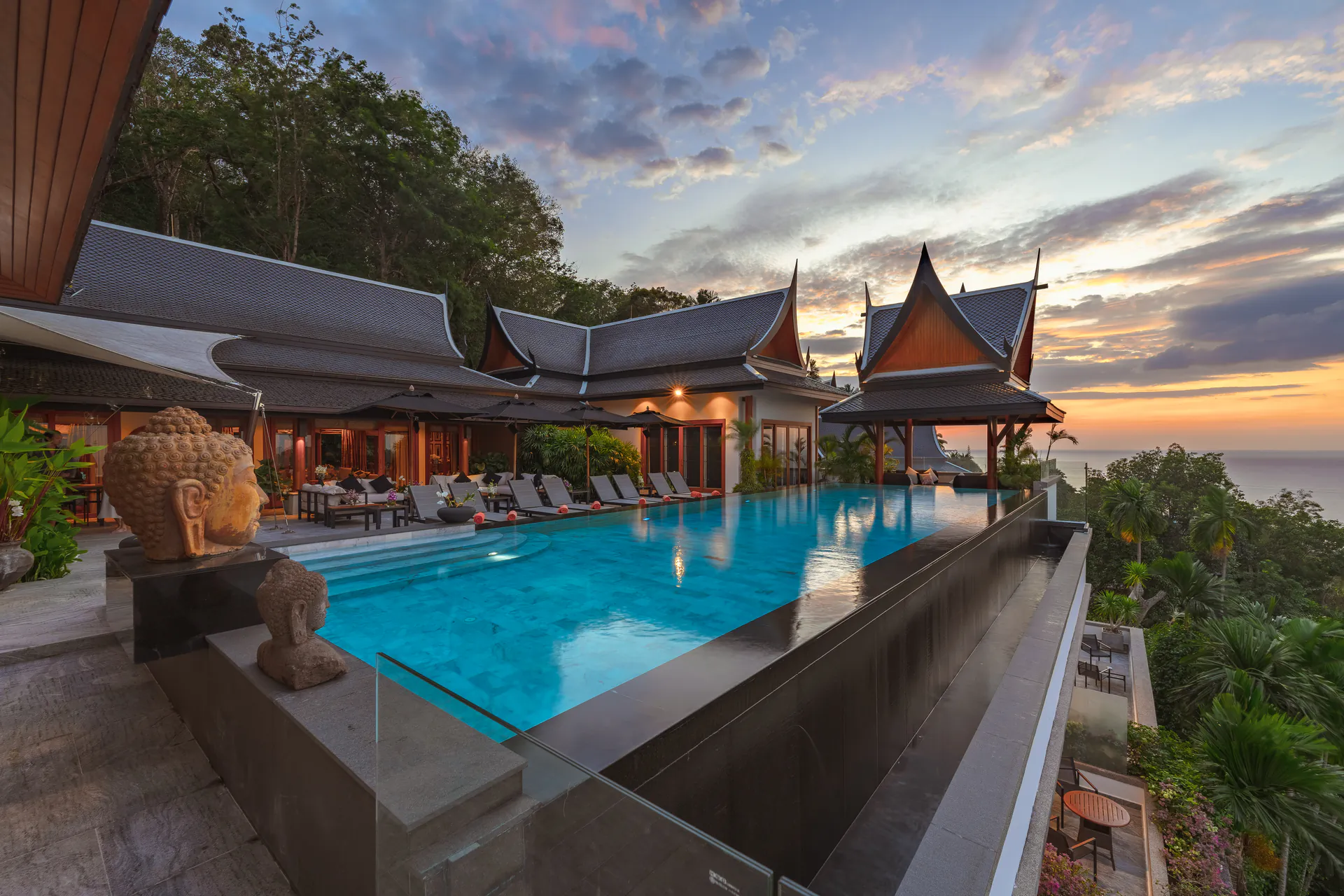 OUTSTANDING 10-BEDROOM POOL VILLA - Surin, Phuket, Thailand