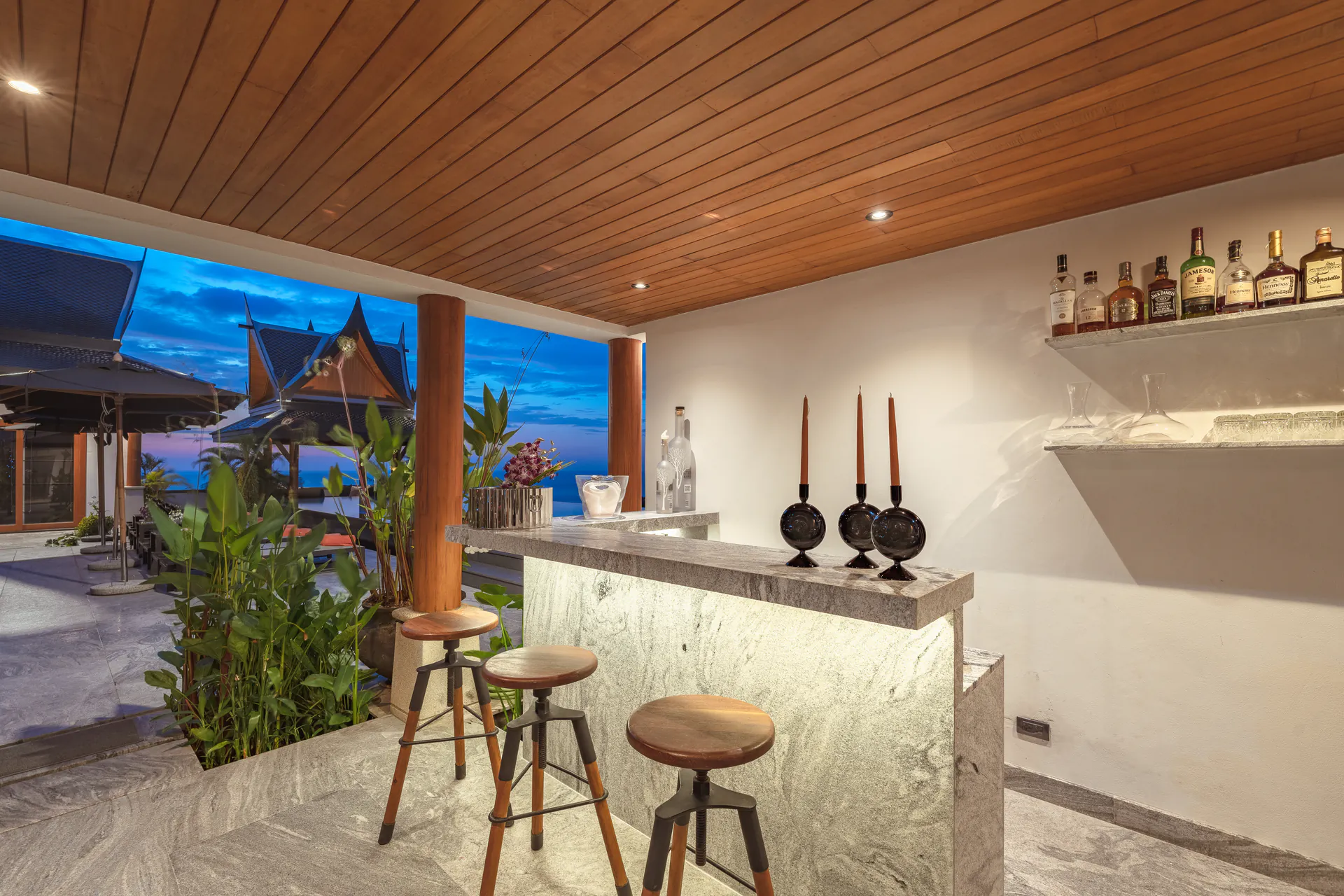 OUTSTANDING 10-BEDROOM POOL VILLA - Surin, Phuket, Thailand