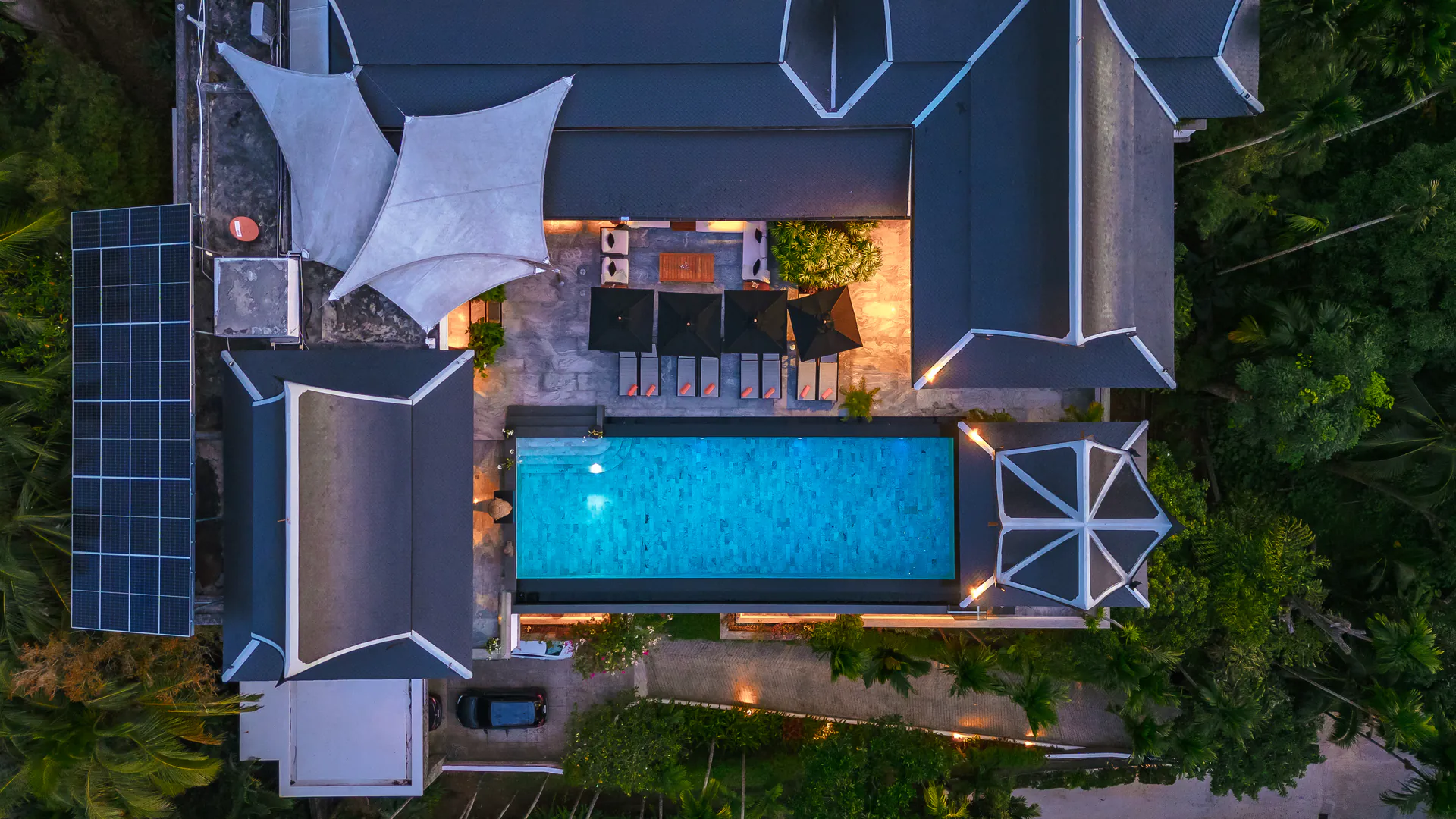 OUTSTANDING 10-BEDROOM POOL VILLA - Surin, Phuket, Thailand