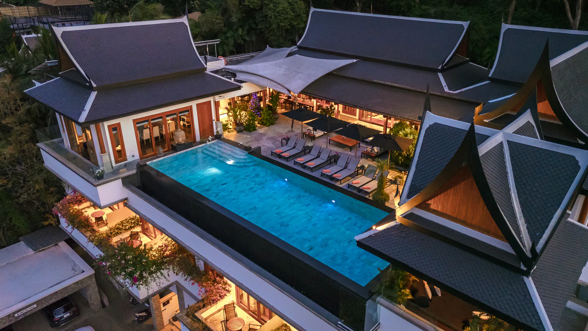 OUTSTANDING 10-BEDROOM POOL VILLA - Surin, Phuket, Thailand