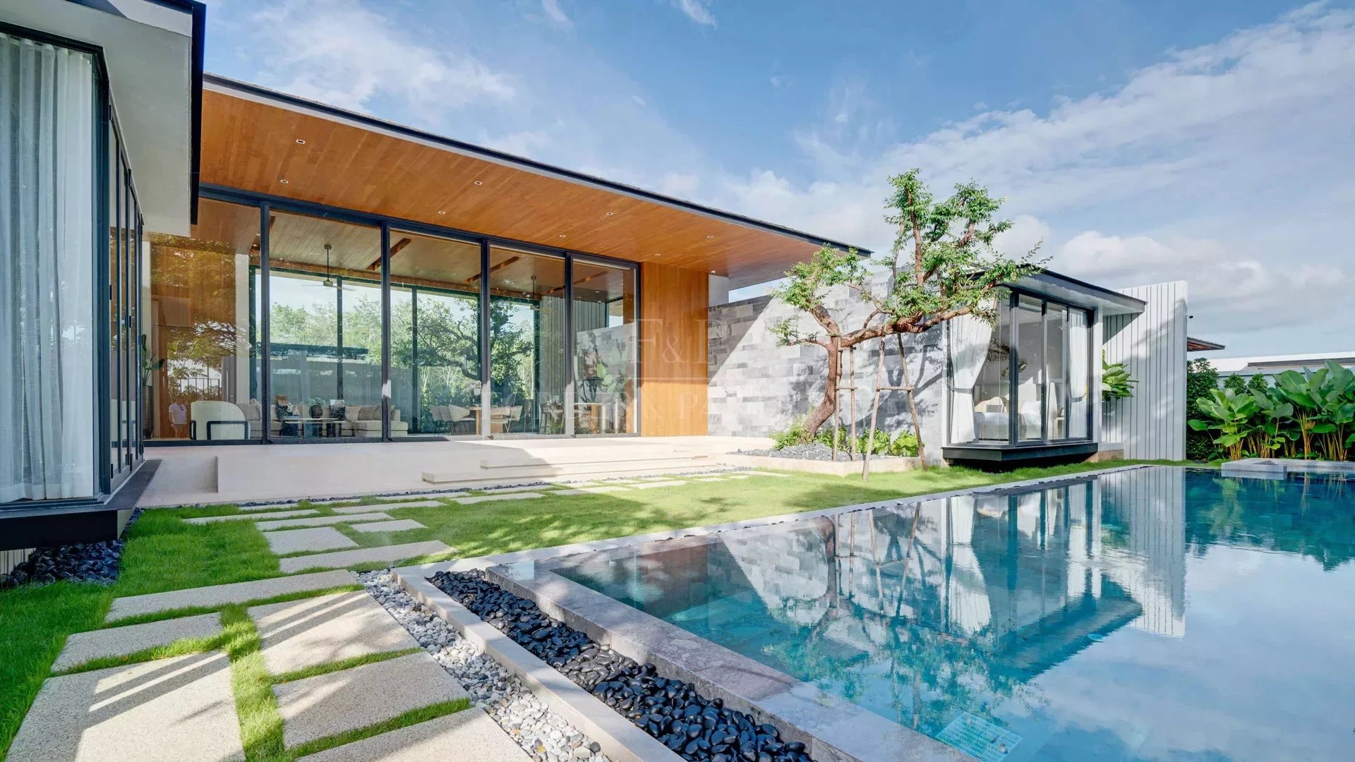 4 BEDROOM CHOENG THALE - Cherngtalay, Phuket, Thailand