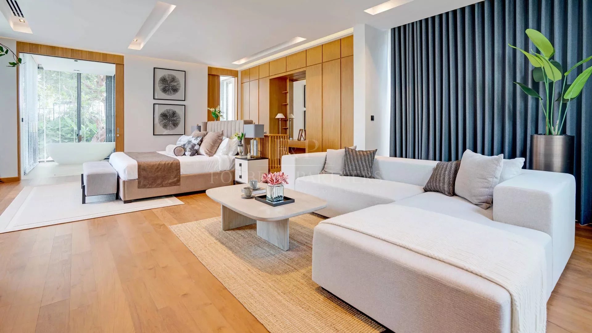 4 BEDROOM CHOENG THALE - Cherngtalay, Phuket, Thailand