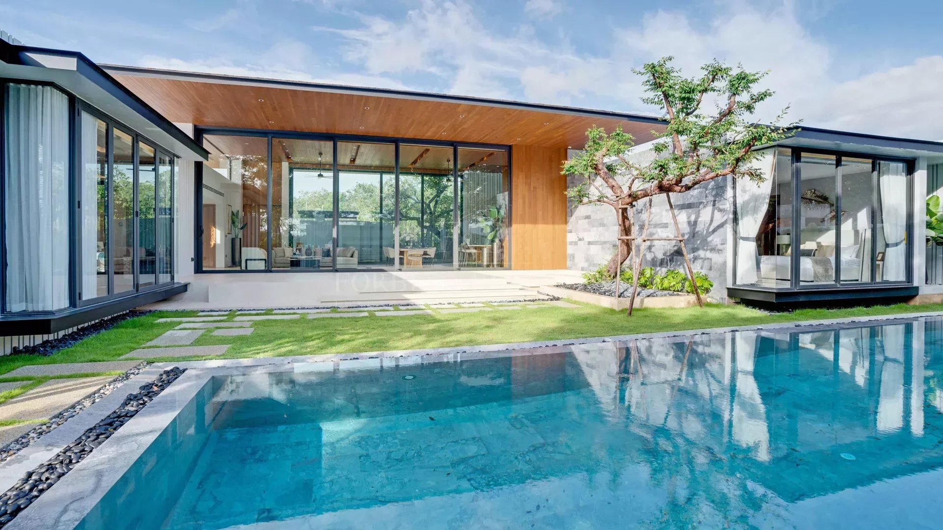 4 BEDROOM CHOENG THALE - Cherngtalay, Phuket, Thailand
