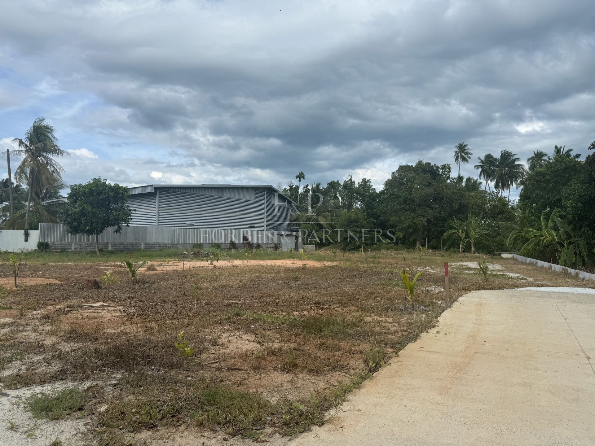 Versatile Flat Land: 1 Rai with Premium Road Access in Hua Thanon - Hua Thanon, Ko Samui, Thailand