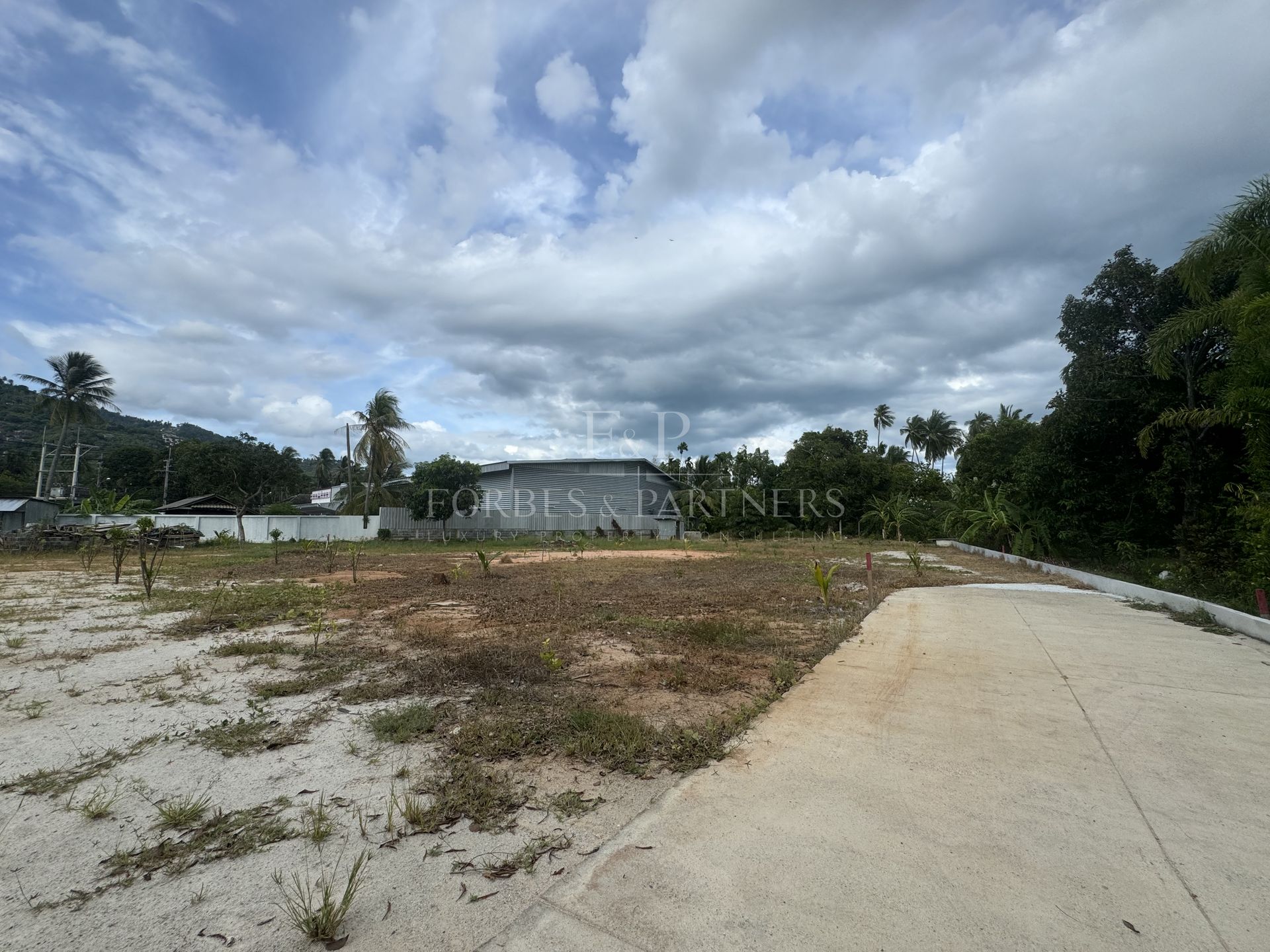 Versatile Flat Land: 1 Rai with Premium Road Access in Hua Thanon - Hua Thanon, Ko Samui, Thailand