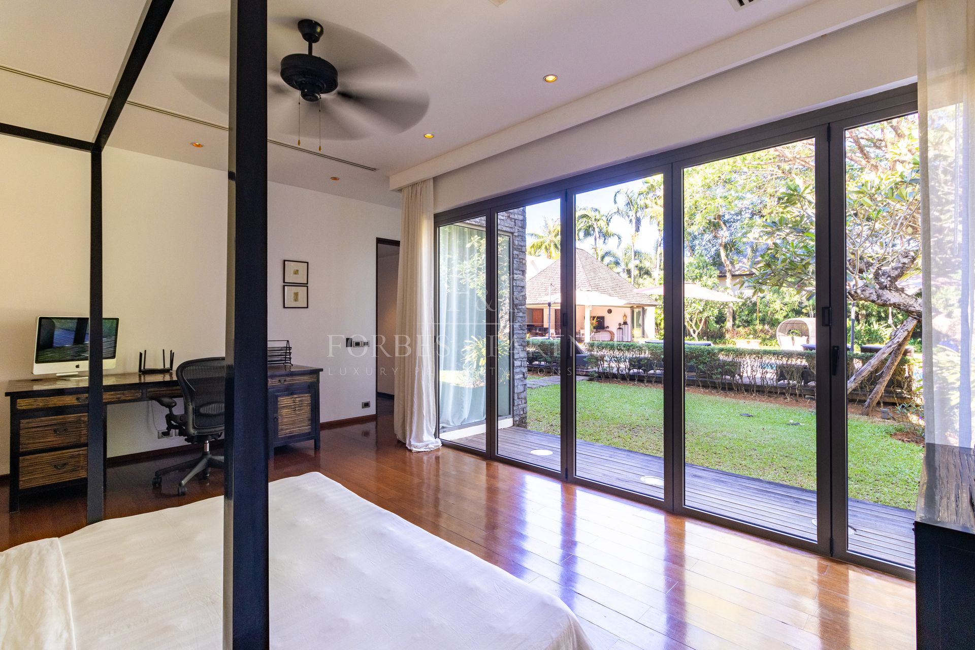 STUNNING, LARGE 4-BEDROOM PRIVATE POOL VILLA IN LAYAN HILLS ESTATE - Cherngtalay, Phuket, Thailand
