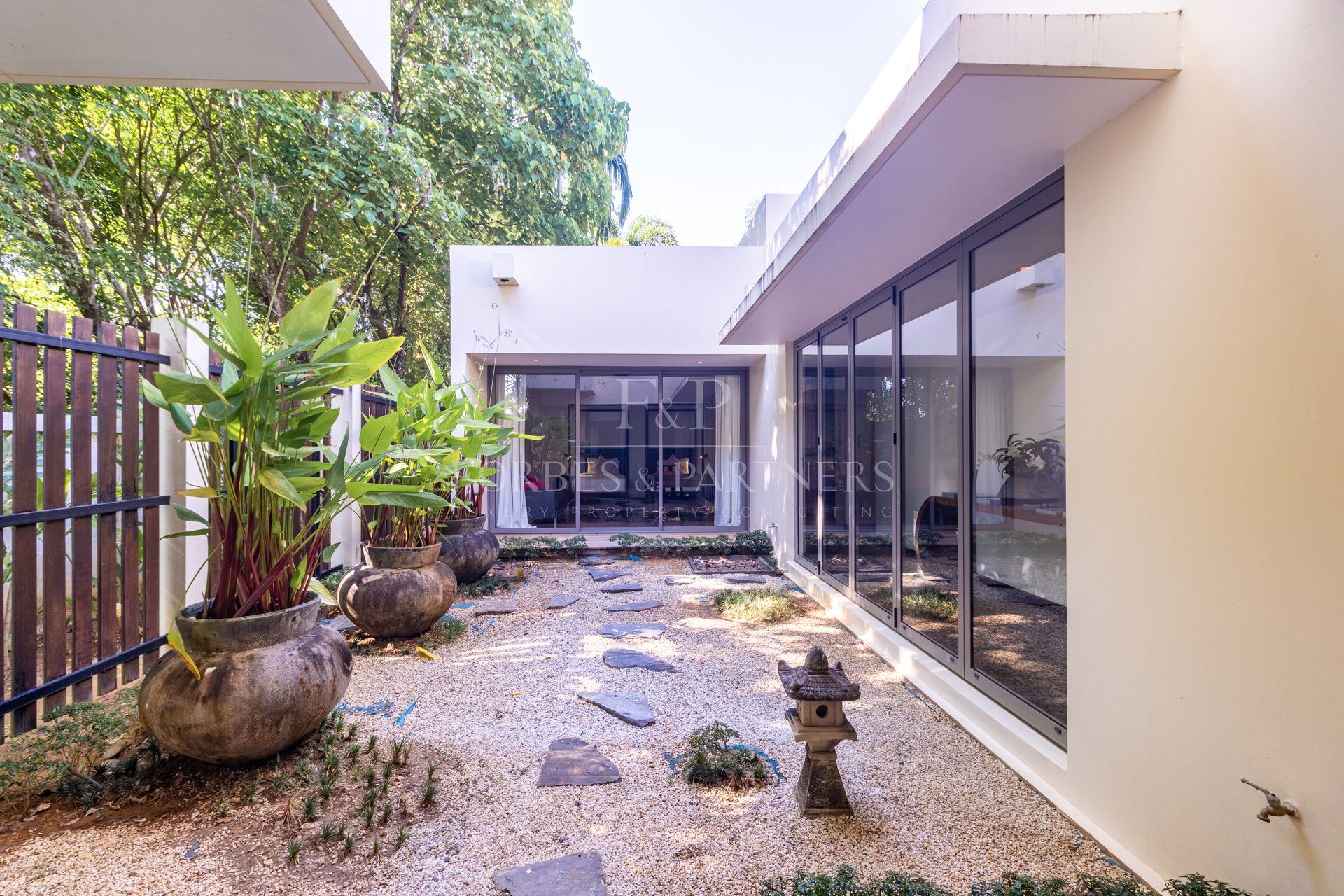 STUNNING, LARGE 4-BEDROOM PRIVATE POOL VILLA IN LAYAN HILLS ESTATE - Cherngtalay, Phuket, Thailand