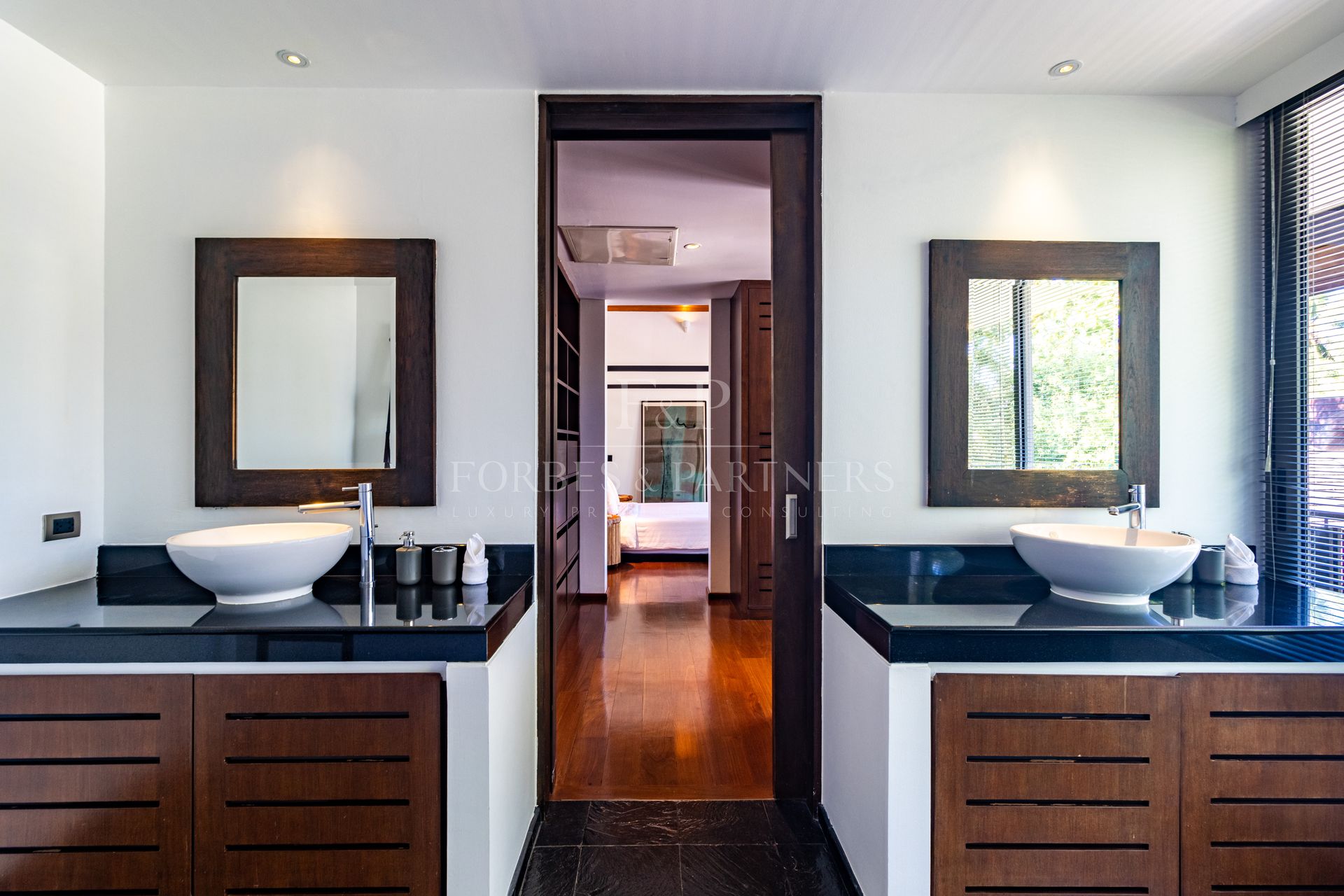 STUNNING, LARGE 4-BEDROOM PRIVATE POOL VILLA IN LAYAN HILLS ESTATE - Cherngtalay, Phuket, Thailand