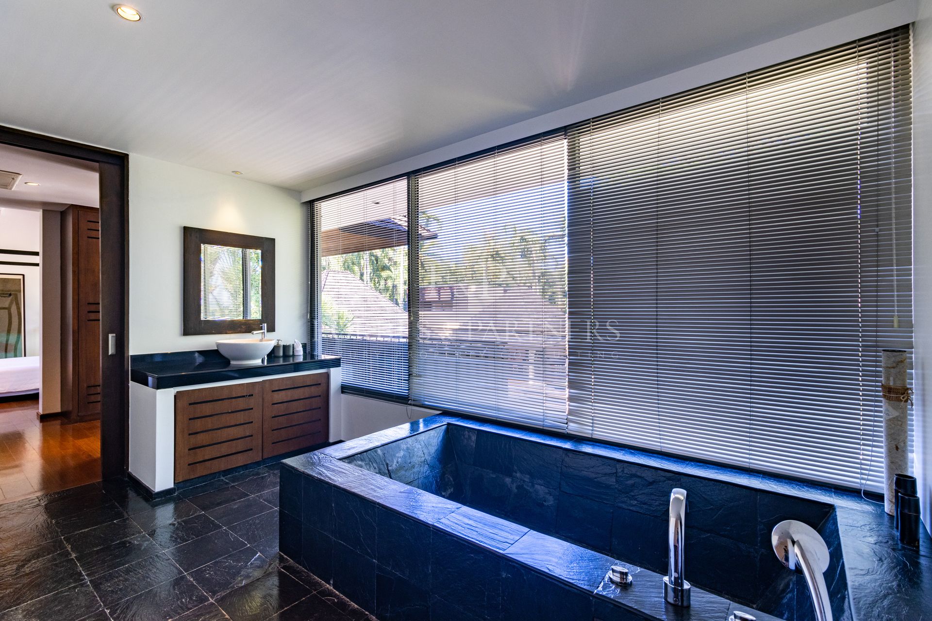 STUNNING, LARGE 4-BEDROOM PRIVATE POOL VILLA IN LAYAN HILLS ESTATE - Cherngtalay, Phuket, Thailand