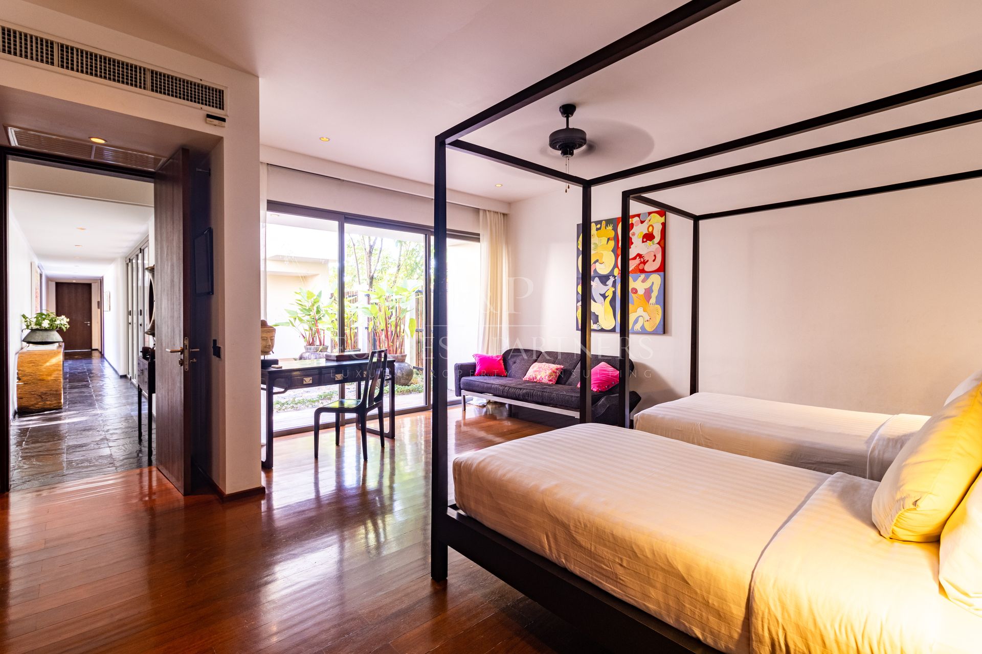 STUNNING, LARGE 4-BEDROOM PRIVATE POOL VILLA IN LAYAN HILLS ESTATE - Cherngtalay, Phuket, Thailand