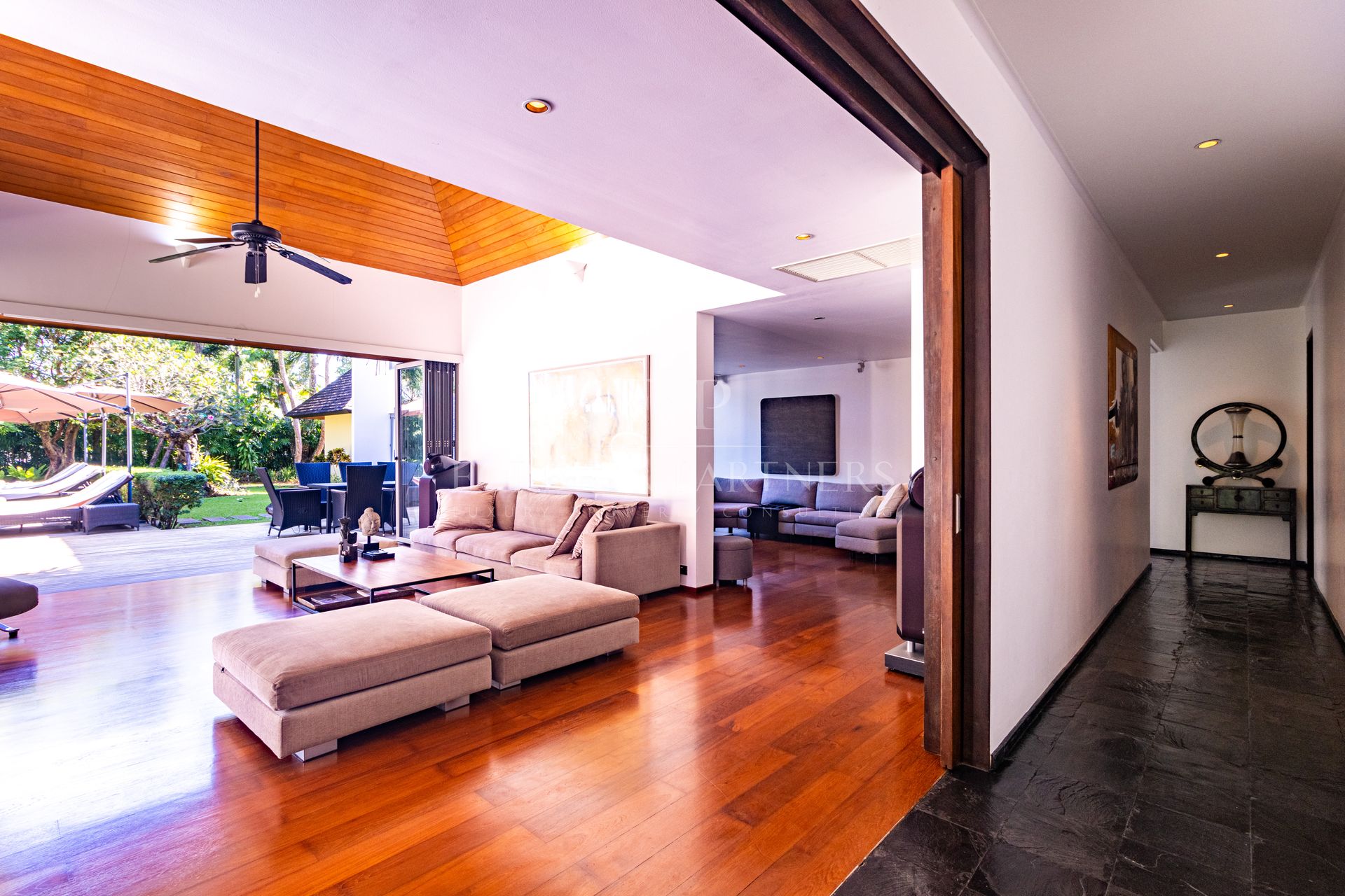 STUNNING, LARGE 4-BEDROOM PRIVATE POOL VILLA IN LAYAN HILLS ESTATE - Cherngtalay, Phuket, Thailand