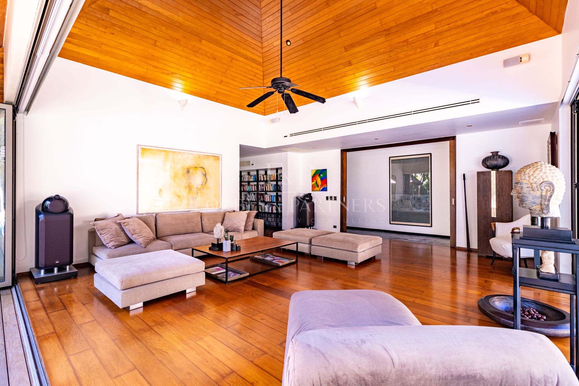 STUNNING, LARGE 4-BEDROOM PRIVATE POOL VILLA IN LAYAN HILLS ESTATE - Cherngtalay, Phuket, Thailand