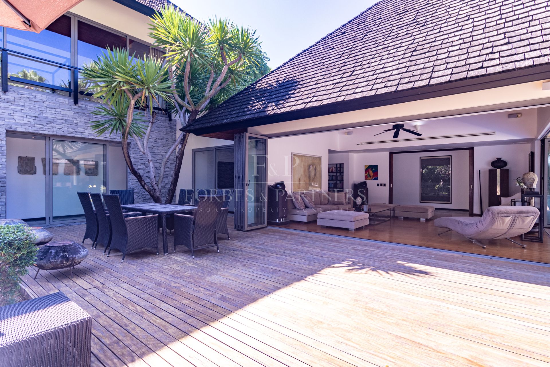 STUNNING, LARGE 4-BEDROOM PRIVATE POOL VILLA IN LAYAN HILLS ESTATE - Cherngtalay, Phuket, Thailand