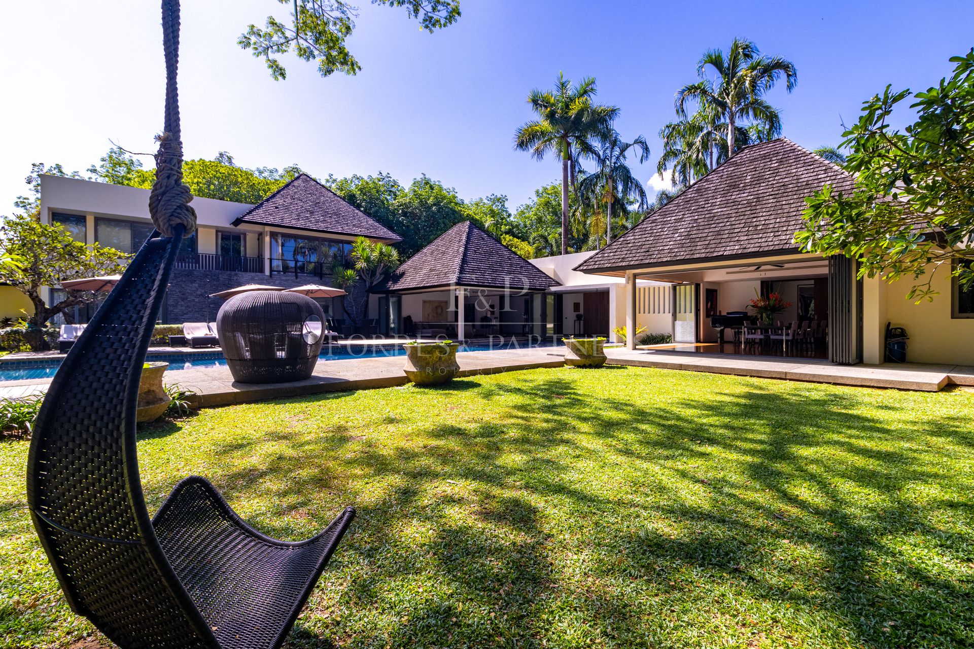 STUNNING, LARGE 4-BEDROOM PRIVATE POOL VILLA IN LAYAN HILLS ESTATE - Cherngtalay, Phuket, Thailand