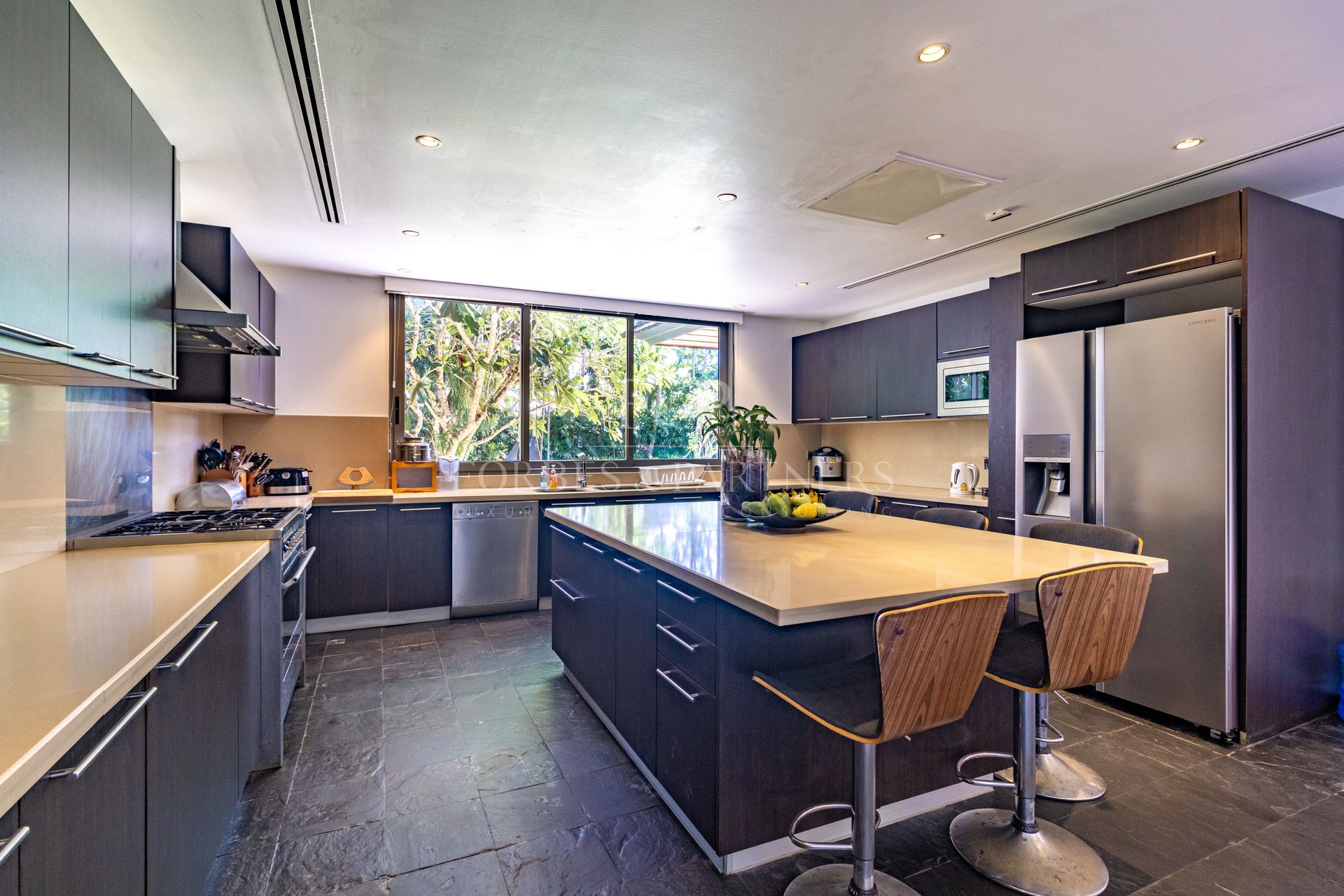 STUNNING, LARGE 4-BEDROOM PRIVATE POOL VILLA IN LAYAN HILLS ESTATE - Cherngtalay, Phuket, Thailand