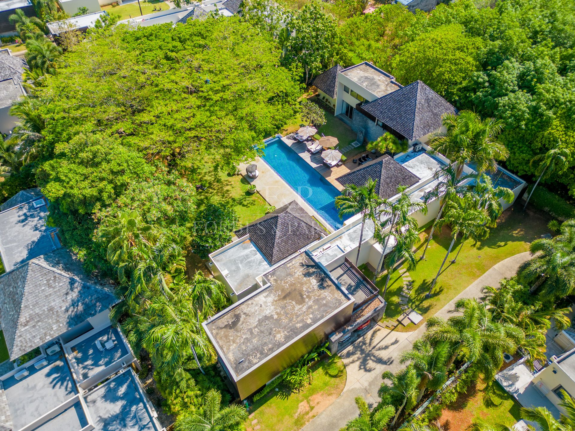 STUNNING, LARGE 4-BEDROOM PRIVATE POOL VILLA IN LAYAN HILLS ESTATE - Cherngtalay, Phuket, Thailand