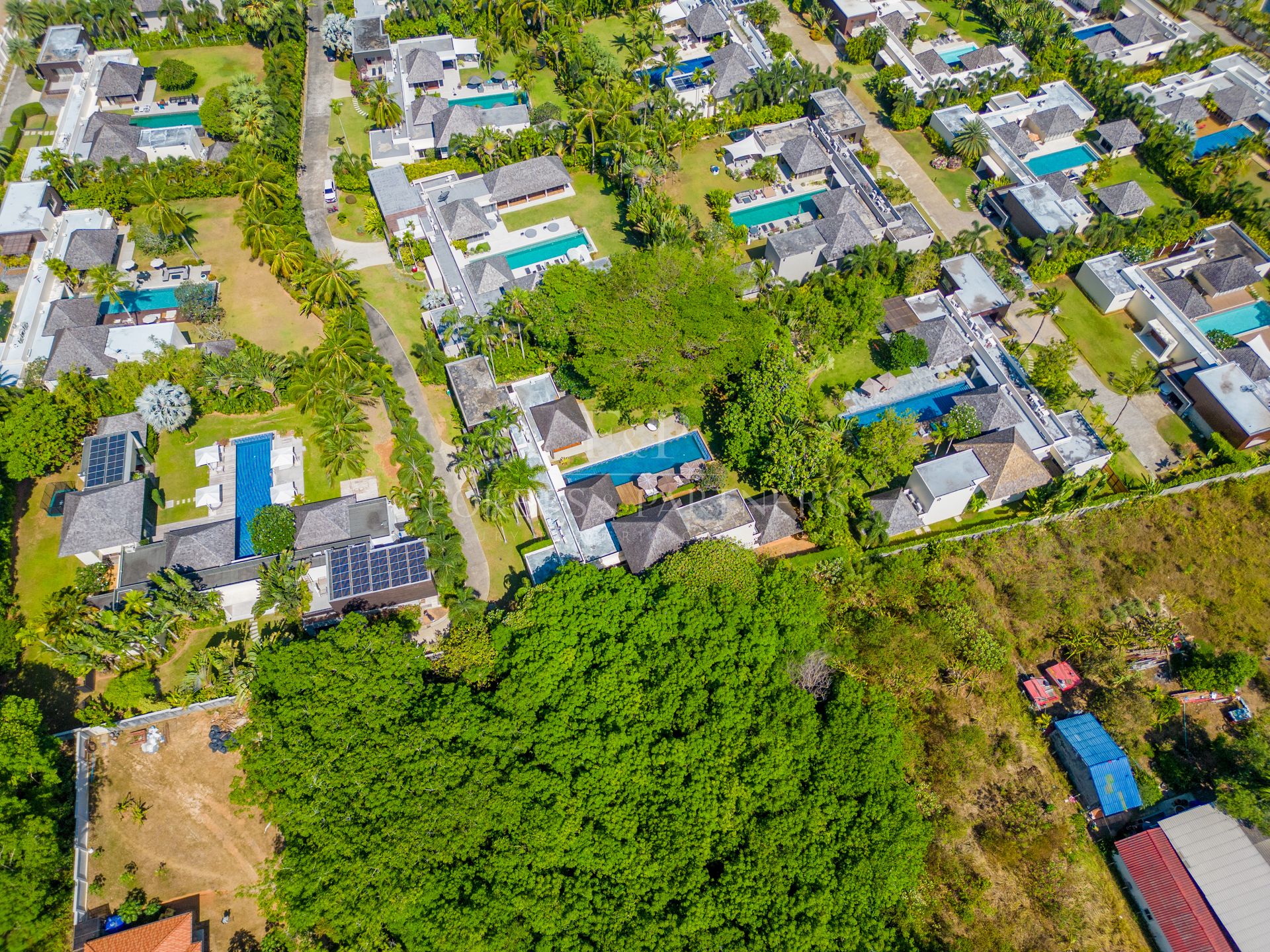 STUNNING, LARGE 4-BEDROOM PRIVATE POOL VILLA IN LAYAN HILLS ESTATE - Cherngtalay, Phuket, Thailand