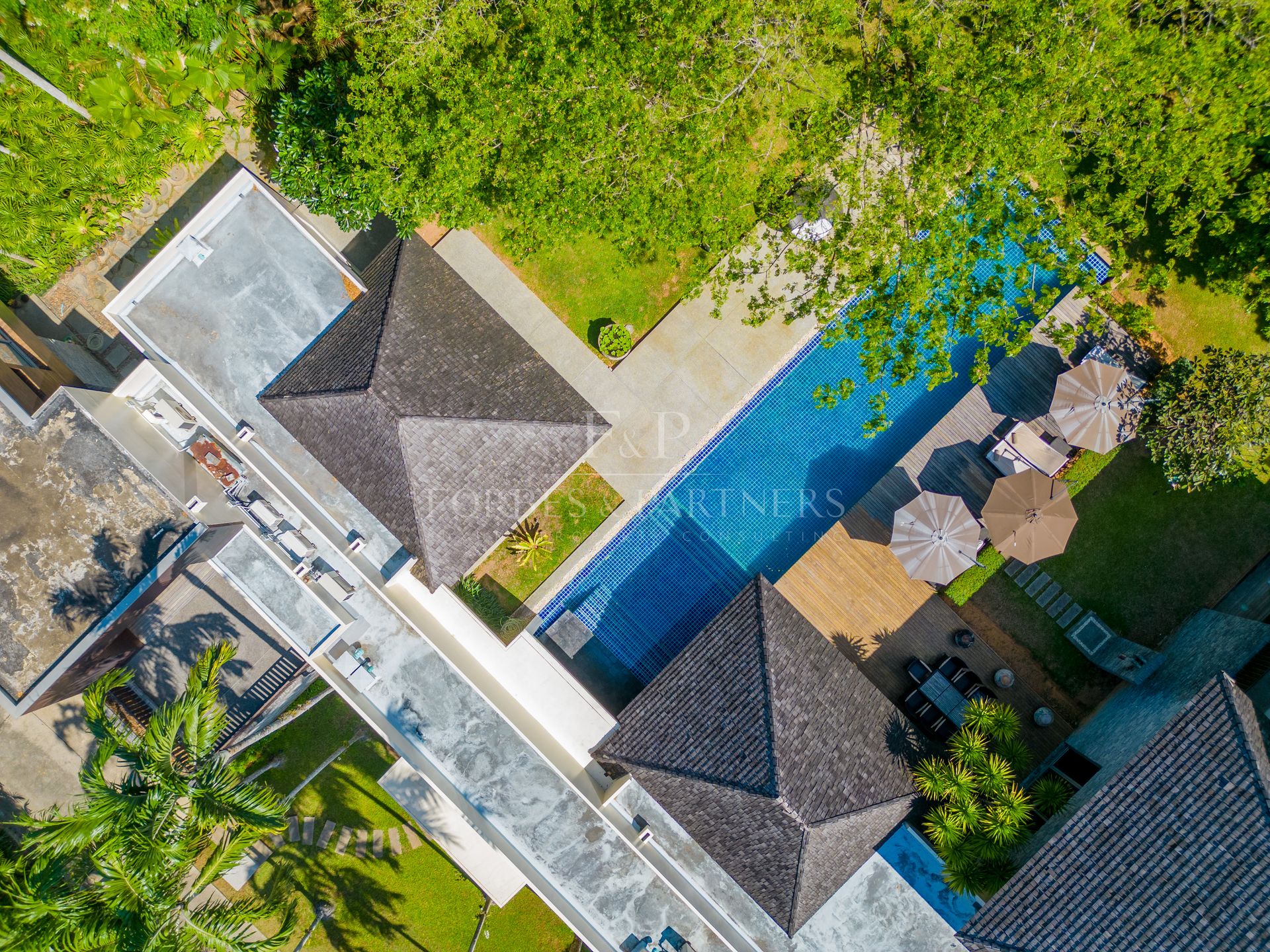 STUNNING, LARGE 4-BEDROOM PRIVATE POOL VILLA IN LAYAN HILLS ESTATE - Cherngtalay, Phuket, Thailand