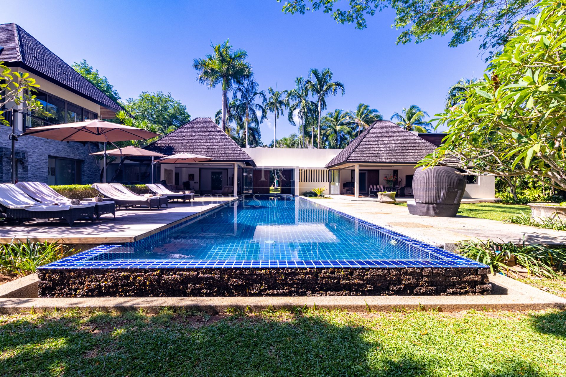 Visual Reference: Stunning Large 4 Bedroom Private Pool Villa In Layan Hills