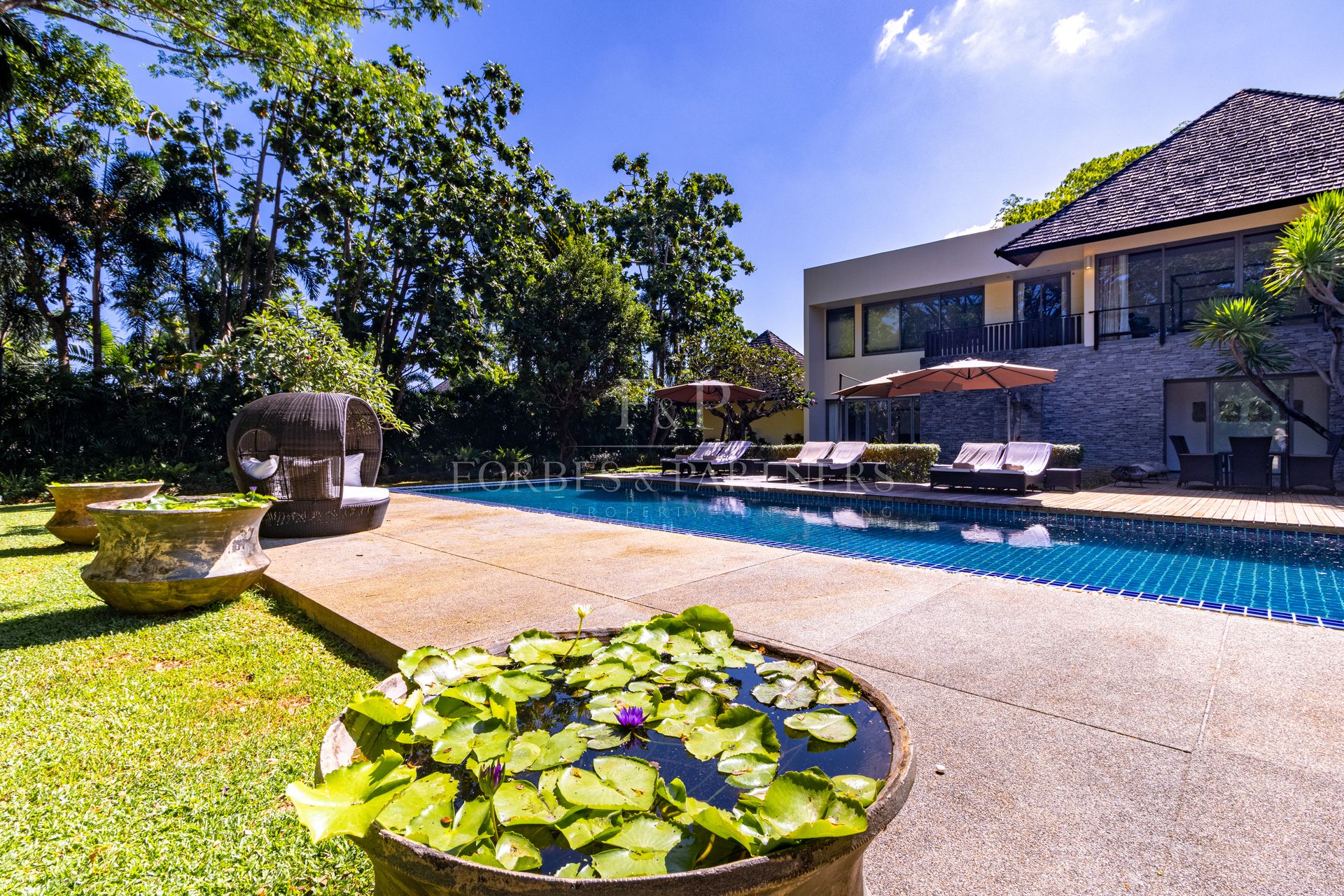 STUNNING, LARGE 4-BEDROOM PRIVATE POOL VILLA IN LAYAN HILLS ESTATE - Cherngtalay, Phuket, Thailand
