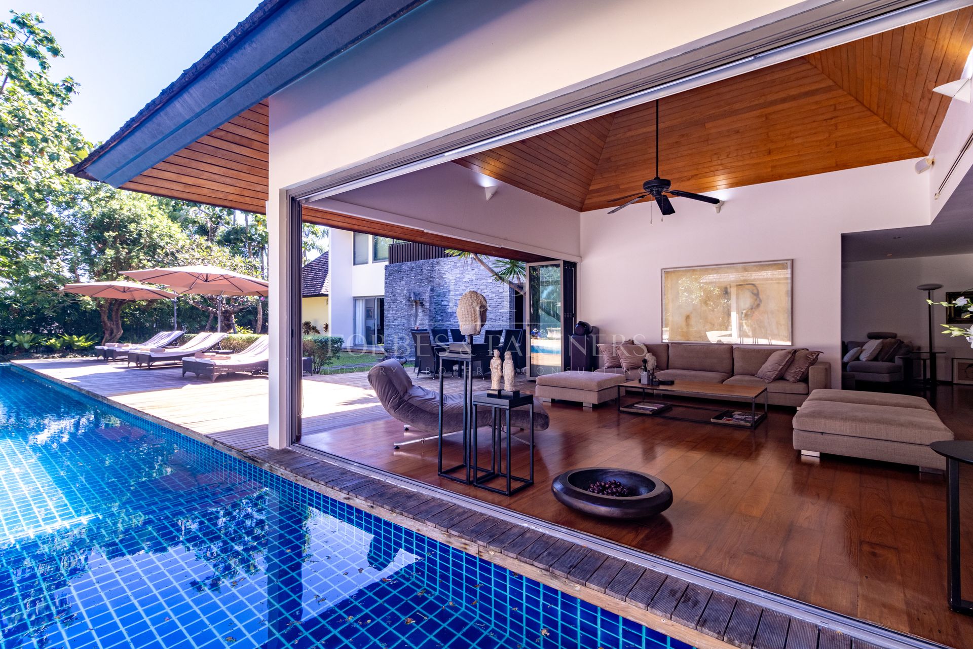 STUNNING, LARGE 4-BEDROOM PRIVATE POOL VILLA IN LAYAN HILLS ESTATE - Cherngtalay, Phuket, Thailand