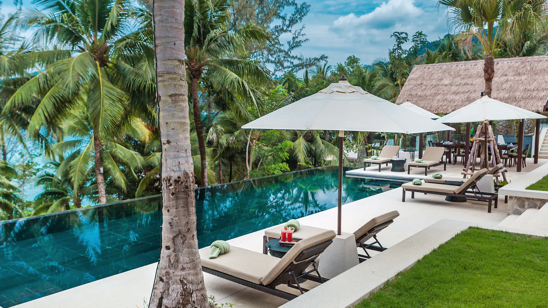 EXCLUSIVE BEACHFRONT GETAWAY VILLA IN LAEMSON ESTATE, PHUKET - Kamala, Phuket, Thailand