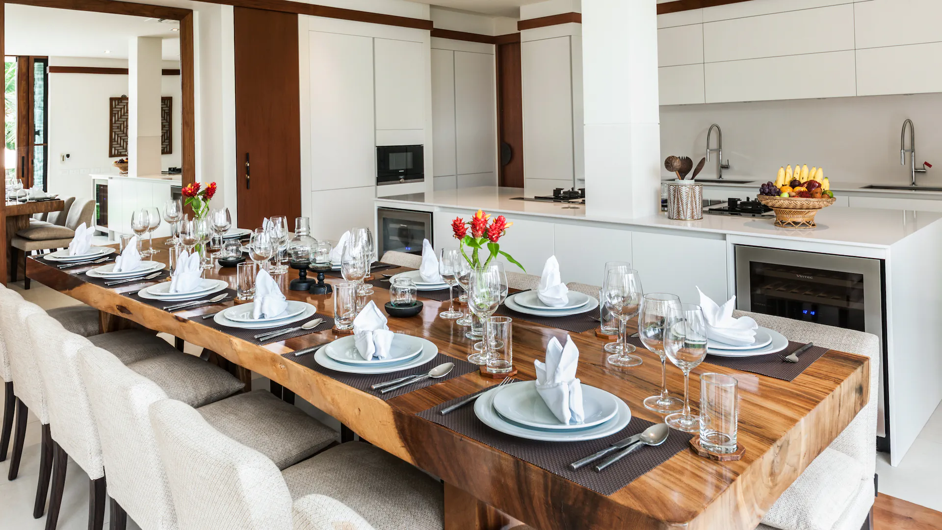 EXCLUSIVE BEACHFRONT GETAWAY VILLA IN LAEMSON ESTATE, PHUKET - Kamala, Phuket, Thailand