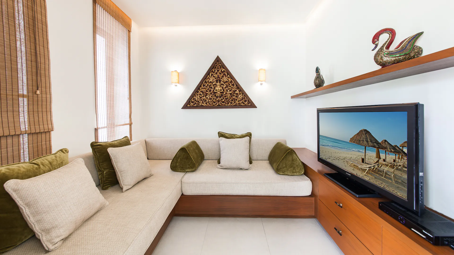 EXCLUSIVE BEACHFRONT GETAWAY VILLA IN LAEMSON ESTATE, PHUKET - Kamala, Phuket, Thailand