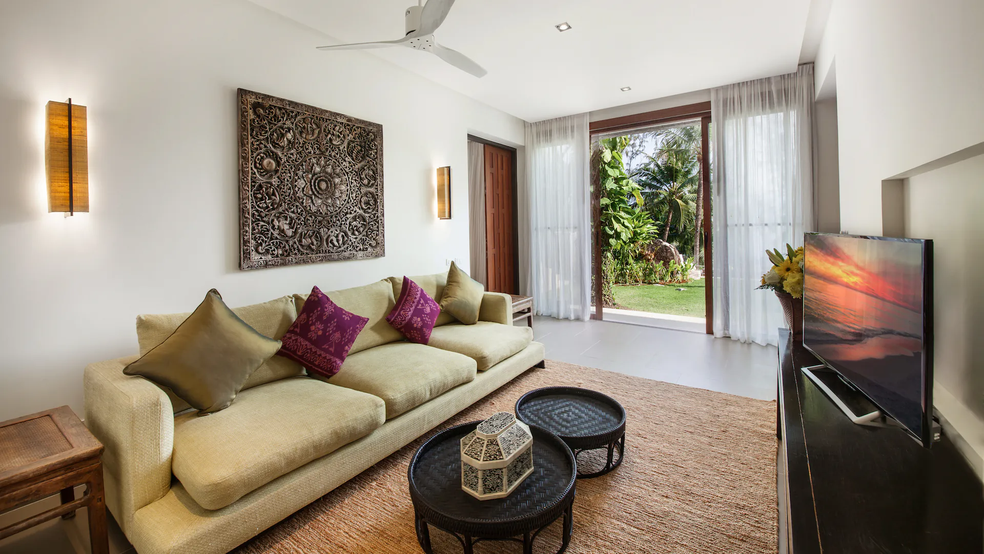 EXCLUSIVE BEACHFRONT GETAWAY VILLA IN LAEMSON ESTATE, PHUKET - Kamala, Phuket, Thailand