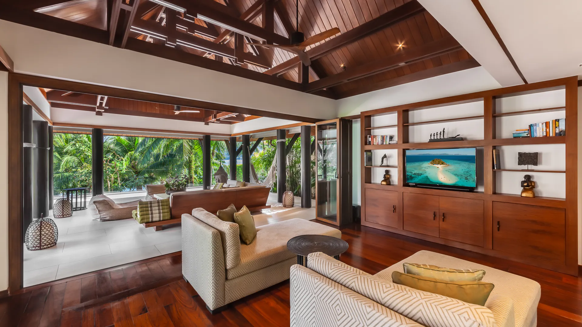 EXCLUSIVE BEACHFRONT GETAWAY VILLA IN LAEMSON ESTATE, PHUKET - Kamala, Phuket, Thailand