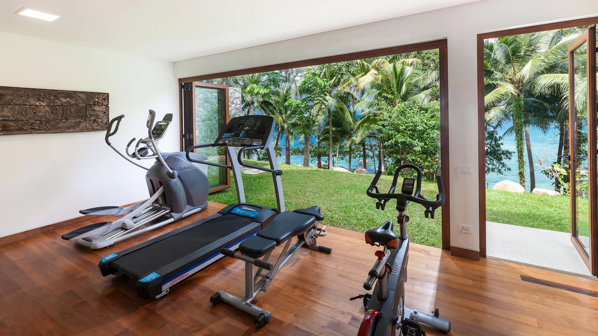 EXCLUSIVE BEACHFRONT GETAWAY VILLA IN LAEMSON ESTATE, PHUKET - Kamala, Phuket, Thailand