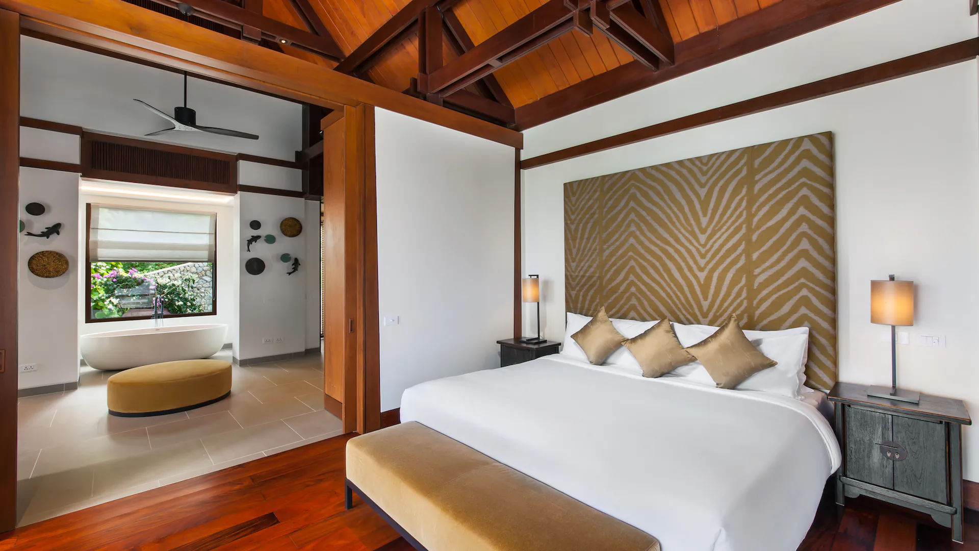 EXCLUSIVE BEACHFRONT GETAWAY VILLA IN LAEMSON ESTATE, PHUKET - Kamala, Phuket, Thailand