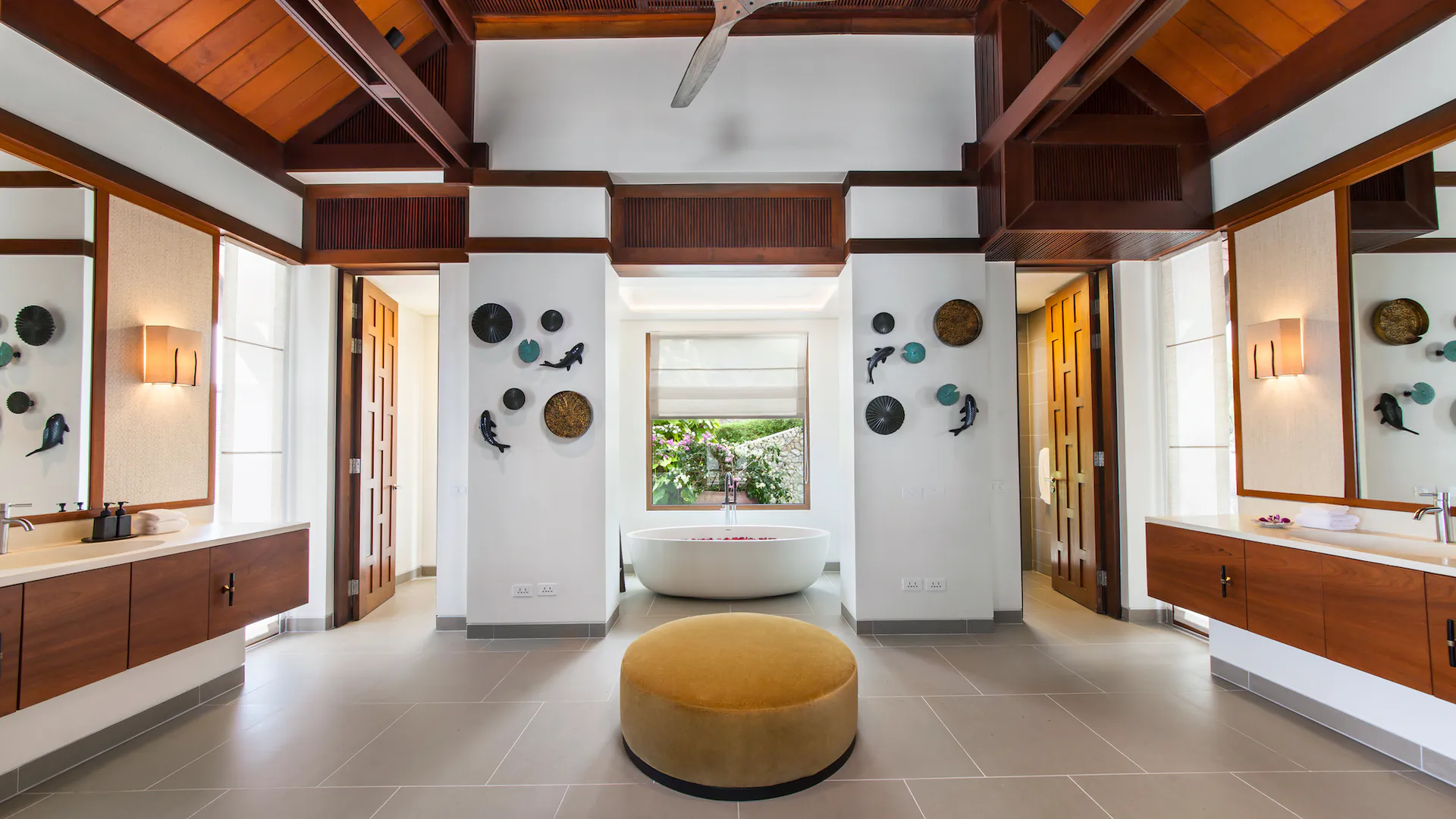 EXCLUSIVE BEACHFRONT GETAWAY VILLA IN LAEMSON ESTATE, PHUKET - Kamala, Phuket, Thailand