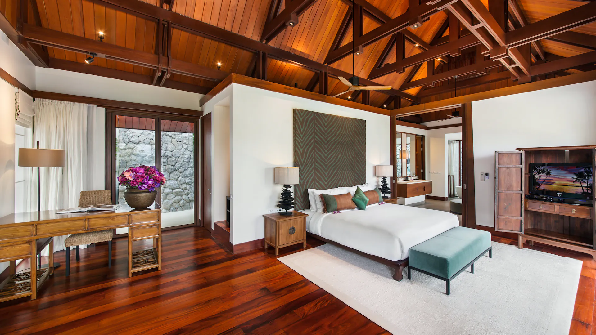 EXCLUSIVE BEACHFRONT GETAWAY VILLA IN LAEMSON ESTATE, PHUKET - Kamala, Phuket, Thailand