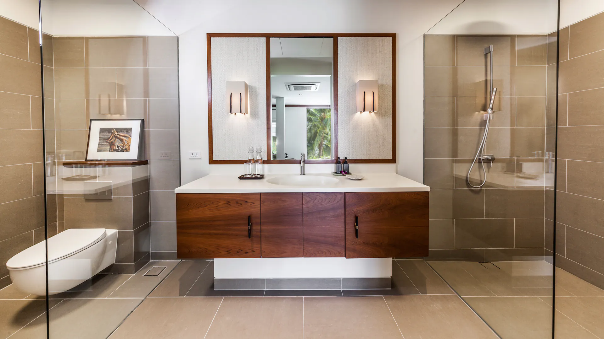 EXCLUSIVE BEACHFRONT GETAWAY VILLA IN LAEMSON ESTATE, PHUKET - Kamala, Phuket, Thailand