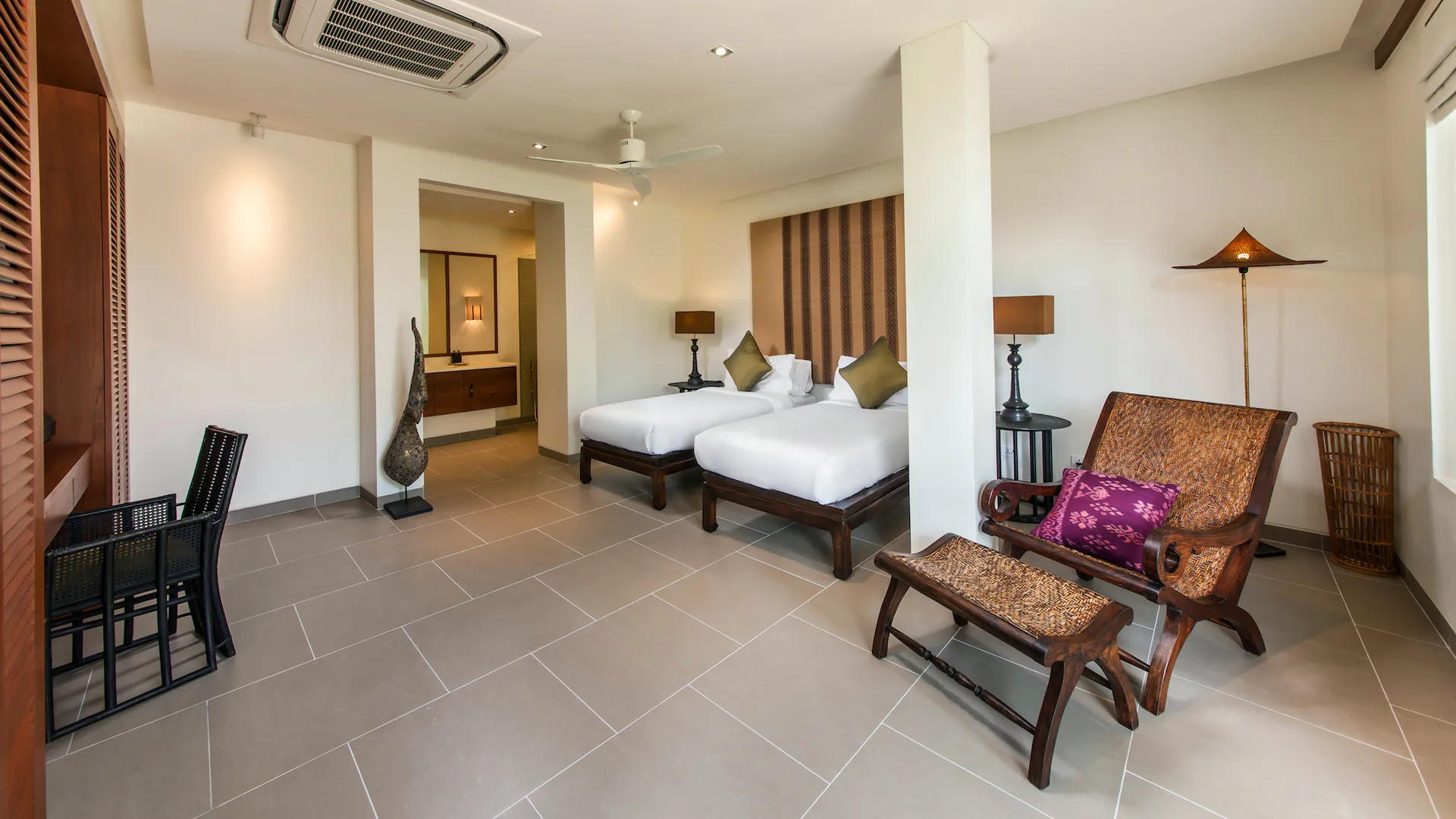 EXCLUSIVE BEACHFRONT GETAWAY VILLA IN LAEMSON ESTATE, PHUKET - Kamala, Phuket, Thailand