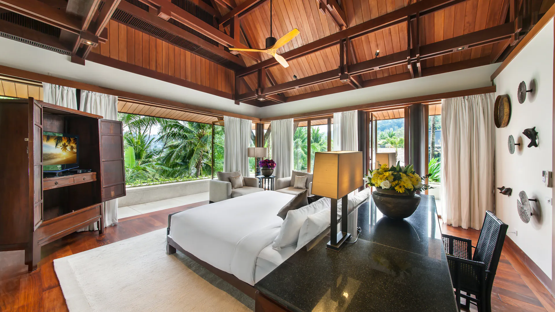 EXCLUSIVE BEACHFRONT GETAWAY VILLA IN LAEMSON ESTATE, PHUKET - Kamala, Phuket, Thailand
